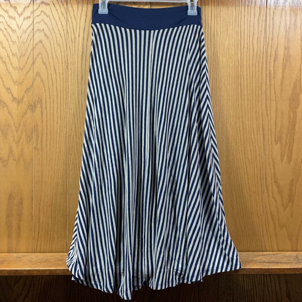 Maxi high low skirt